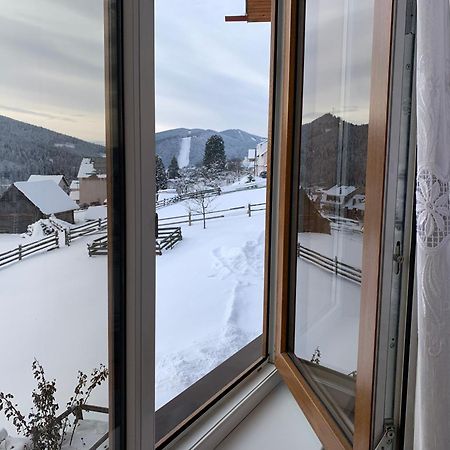 Guest House Velet Bukovel Exteriör bild