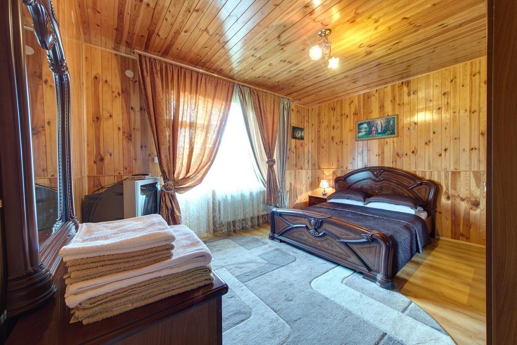 Guest House Velet Bukovel Exteriör bild