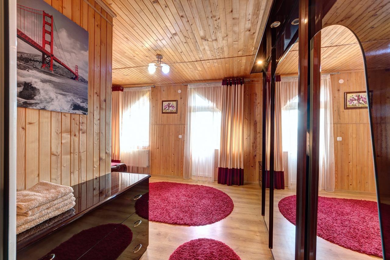 Guest House Velet Bukovel Exteriör bild